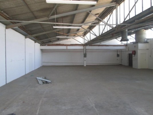 206m2 Kenilworth warehouse – To let