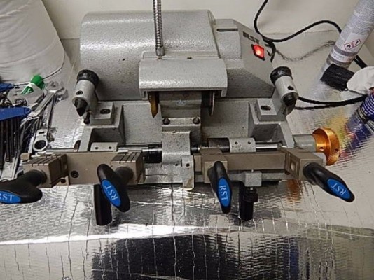 Key Cutting machine RST mortice and cylinder keys calibrated with 3 ke