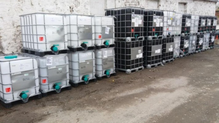 Used 1000L flow bins or IBC tanks suitable for human's drinking water.