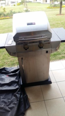Charbroil 2 Burner True infrared gas Braai with Cover